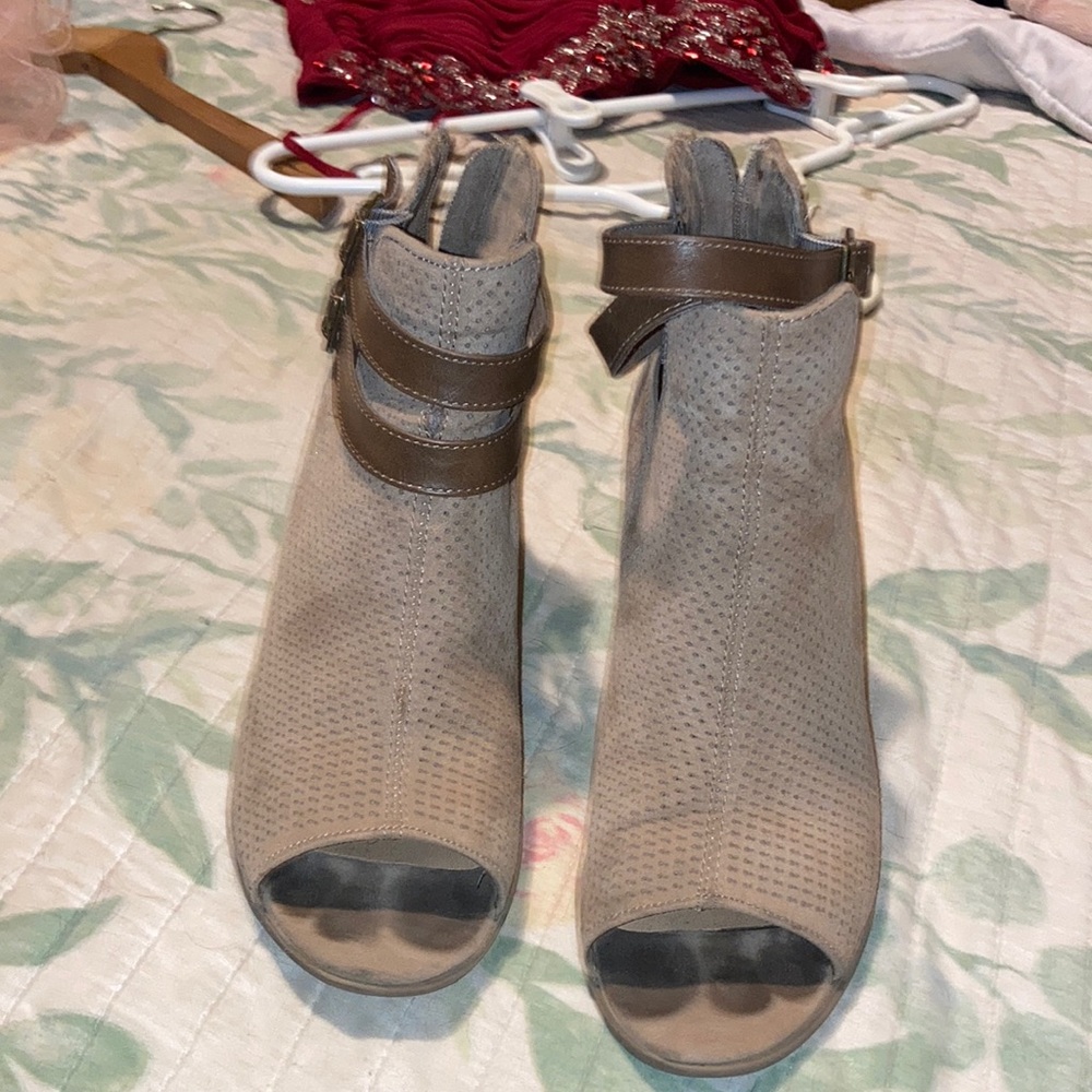 Rue 21 shoes got but a little big on me